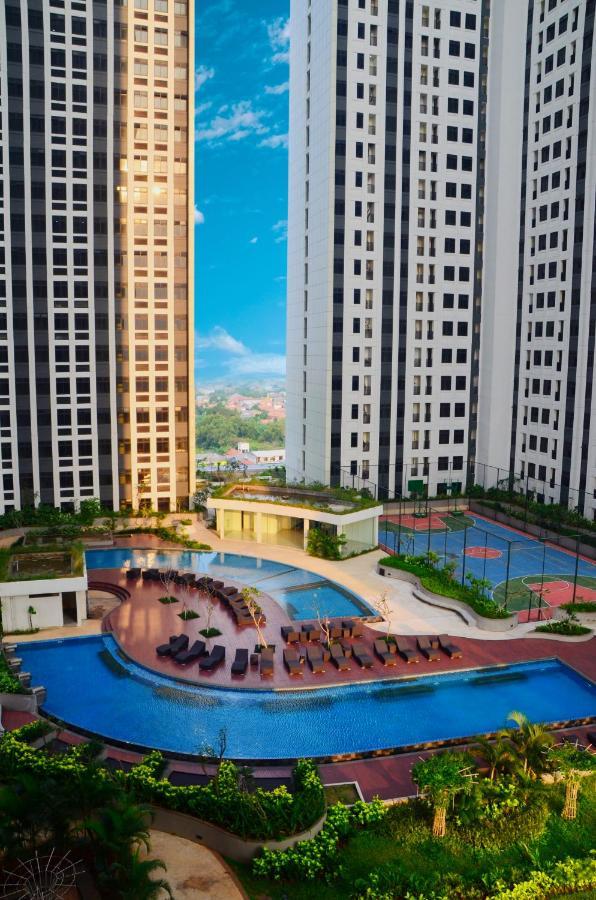 Louis Kienne Cikarang Hotel & Service Apartment Bekasi Exterior foto